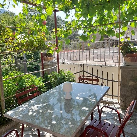 Apartments Kovacevic Petrovac Oda fotoğraf