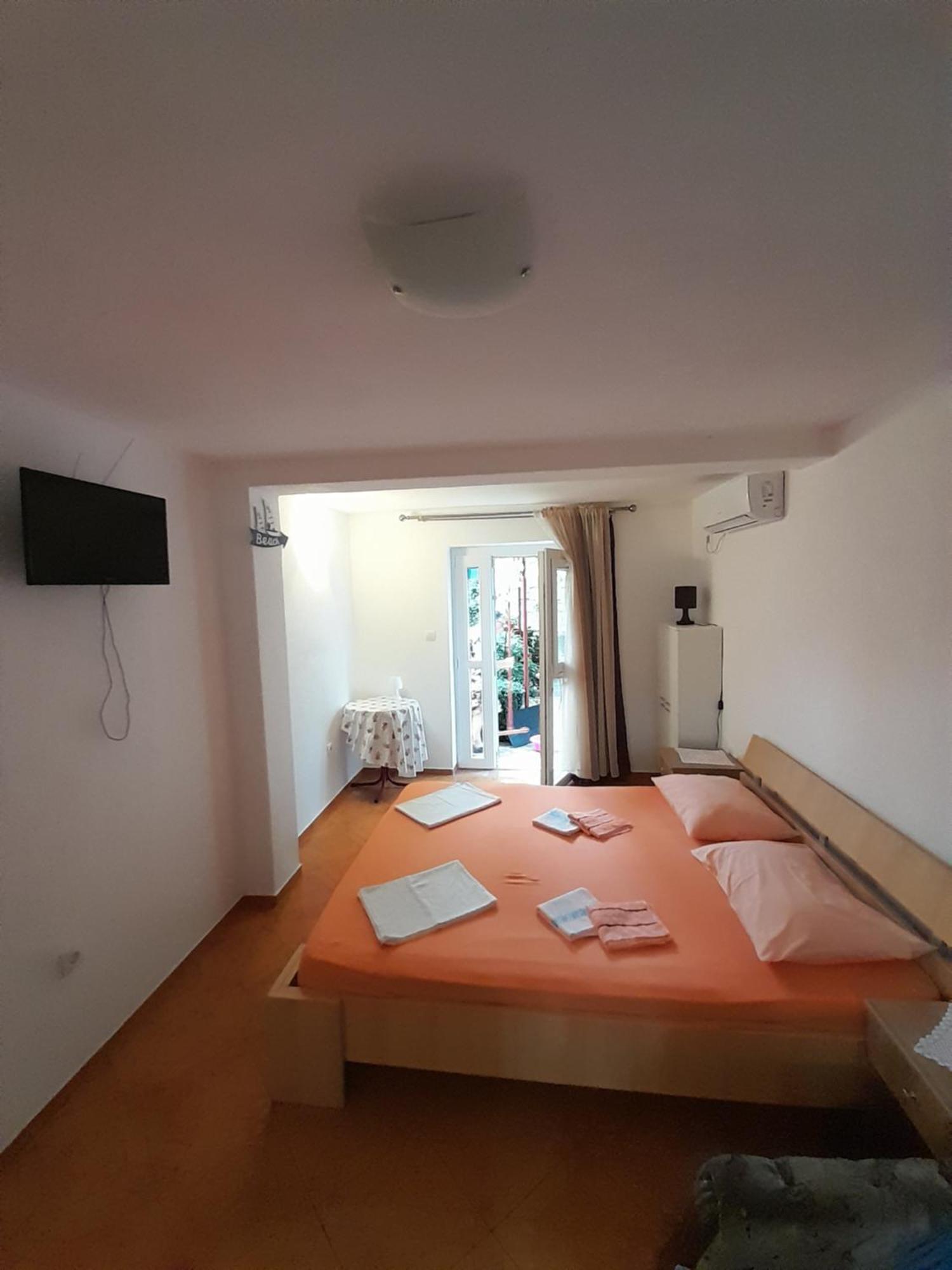 Apartments Kovacevic Petrovac Oda fotoğraf
